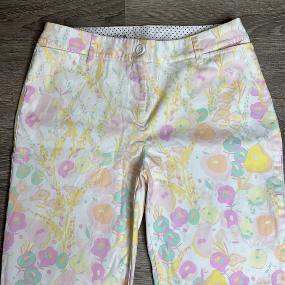 Talbots Women’s Mid-Rise Perfect Crop Capris Pants Abstract Floral White Sz 4 - Picture 3 of 12